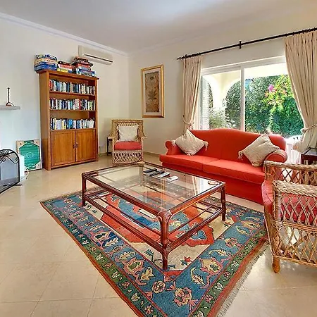 فيلة Sleeps 10 Pool Air Con Wifi *